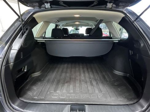 Used 2017 Subaru Outback 2.5i Premium image 24