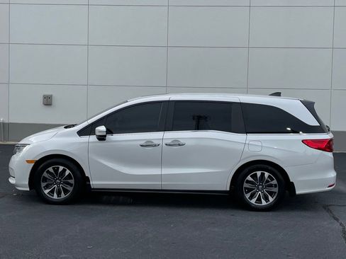Used 2023 Honda Odyssey EX-L image 2