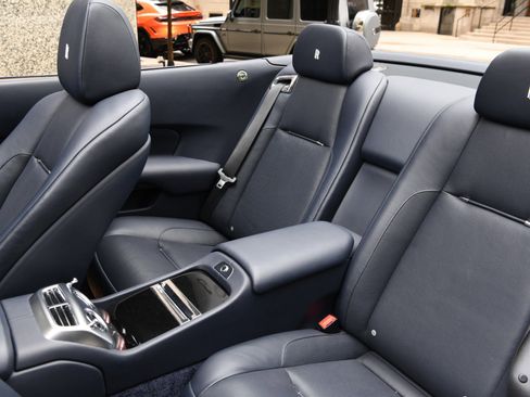 Used 2020 Rolls-Royce Dawn image 12