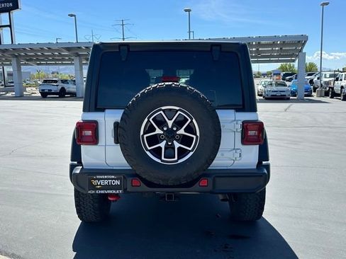Used 2025 Jeep Wrangler Unlimited Rubicon AWD/4WD image 23