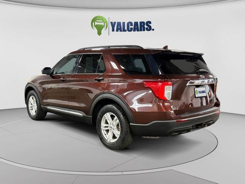 Used 2020 Ford Explorer XLT w/ Comfort Package AWD/4WD image 3