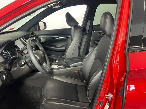 Used 2024 INFINITI QX50 Sport image 23