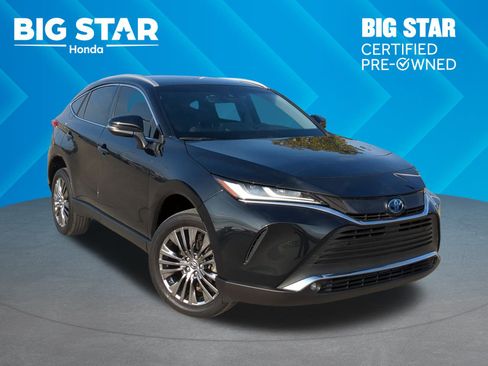 Used 2023 Toyota Venza XLE image 1