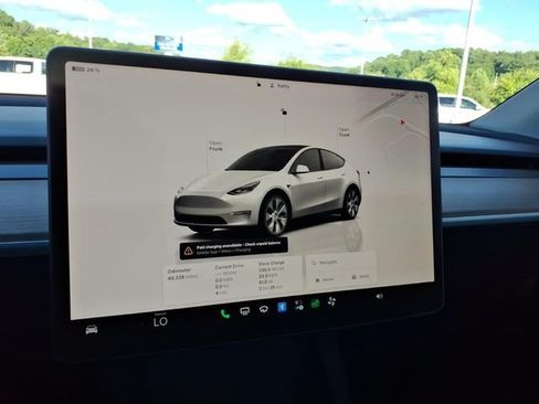 Used 2023 Tesla Model Y Long Range AWD/4WD image 23