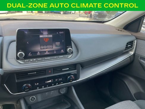 Used 2023 Nissan Rogue SV image 18