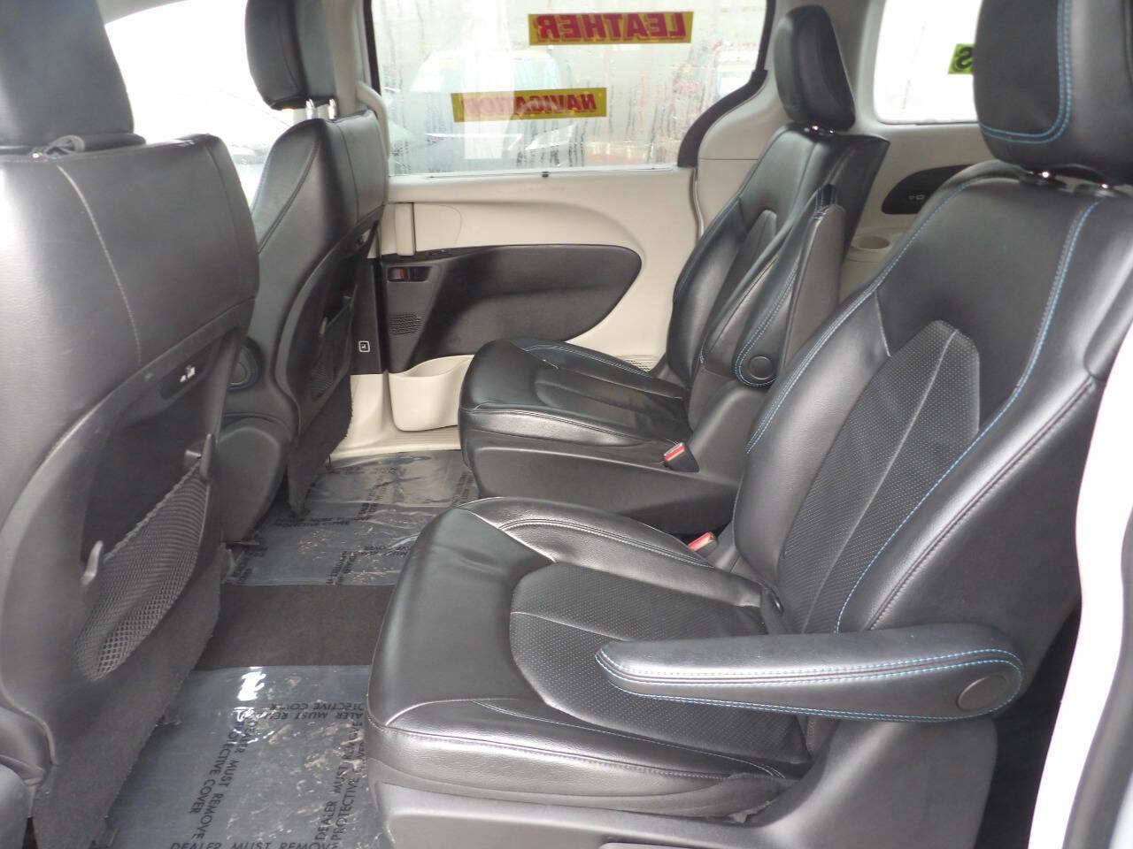 Used 2021 Chrysler Pacifica Touring-L FWD image 10