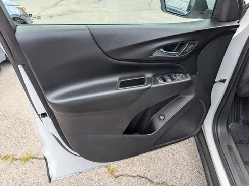 Used 2020 Chevrolet Equinox LT FWD image 11