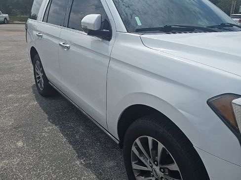 Used 2018 Ford Expedition Limited RWD image 2