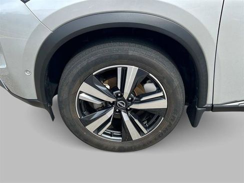 Used 2022 Nissan Rogue SL w/ SL Premium Package image 9