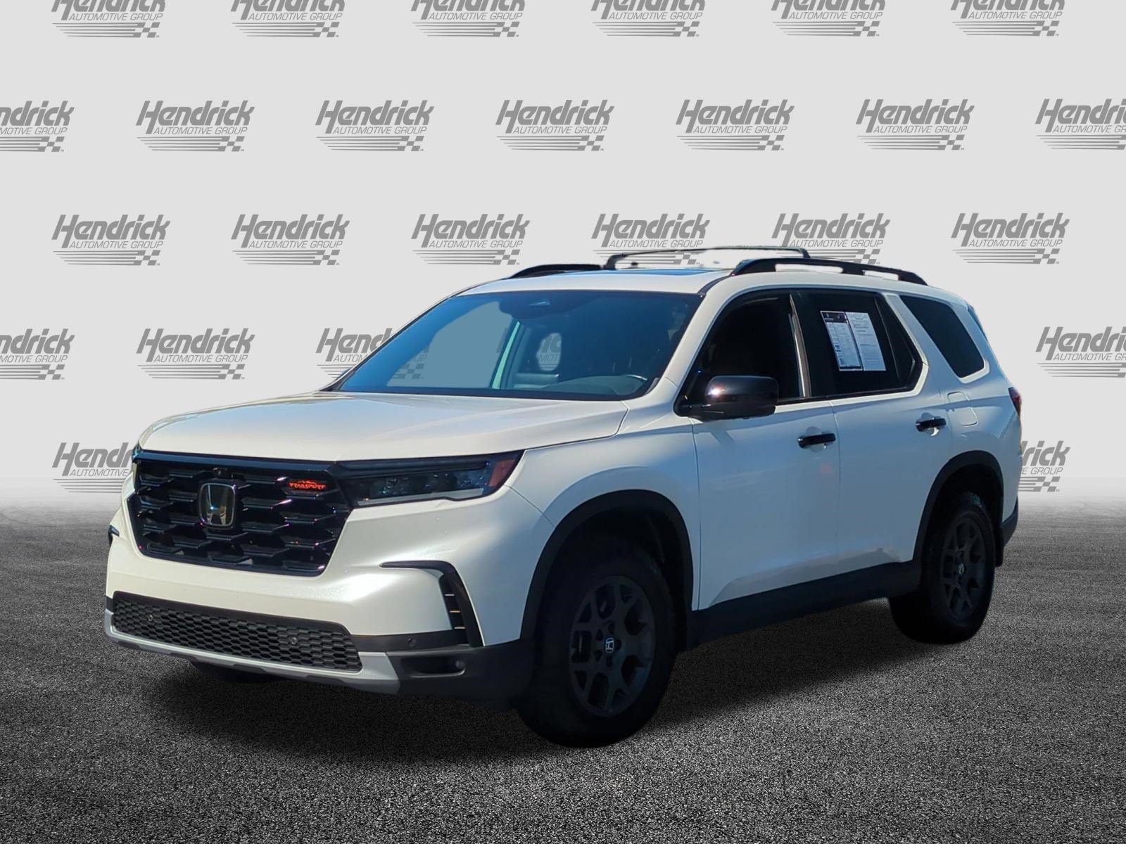 Used 2025 Honda Pilot TrailSport image 5