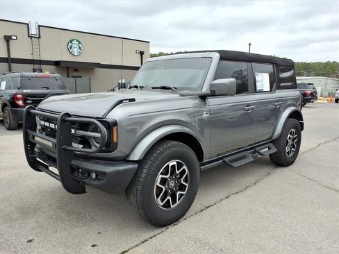 Used 2023 Ford Bronco Outer Banks AWD/4WD image 1