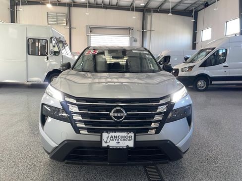 Used 2025 Nissan Rogue S AWD/4WD image 20