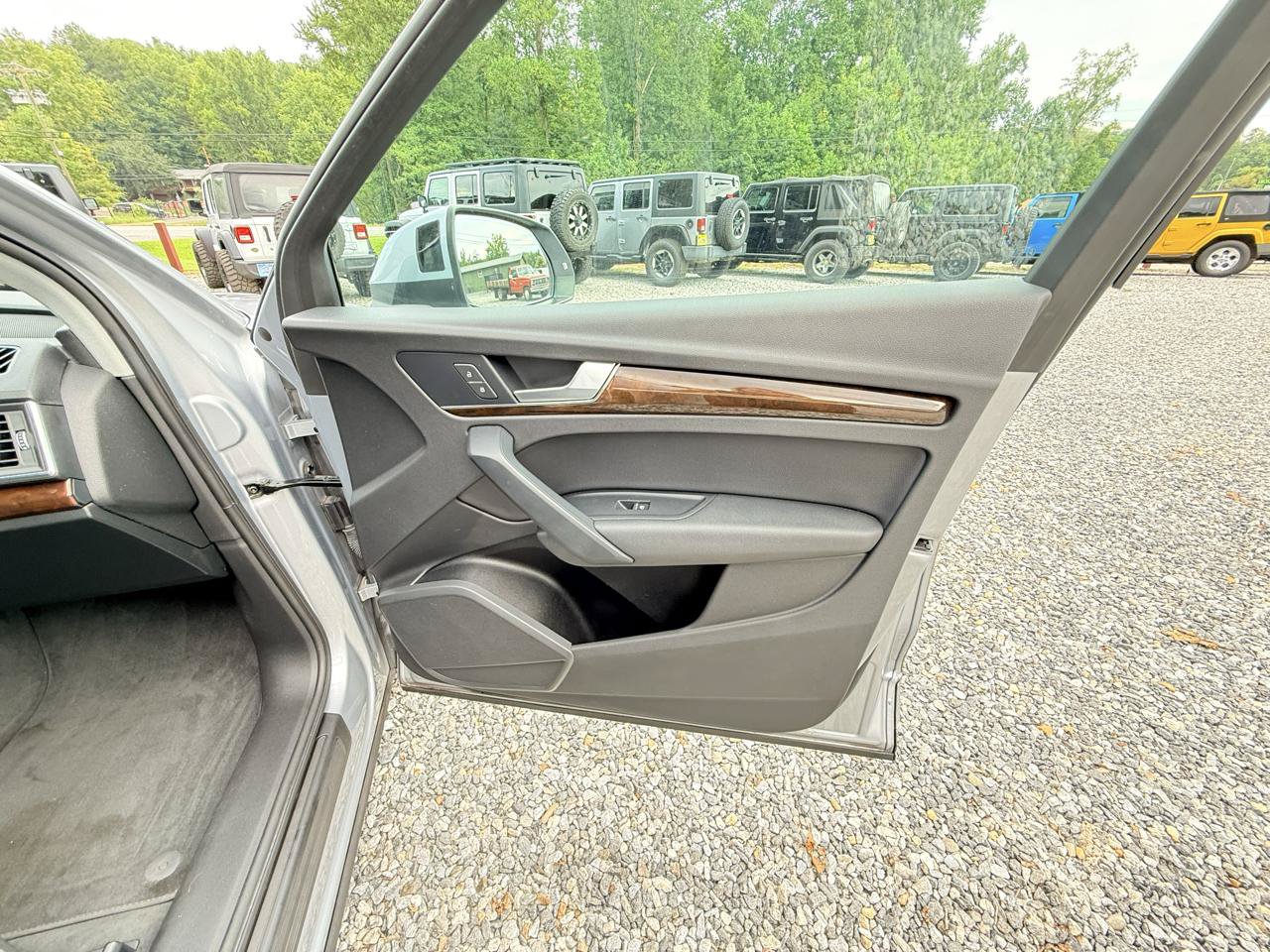Used 2019 Audi Q5 2.0T Premium w/ Convenience Package AWD/4WD image 27