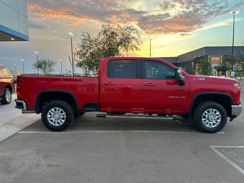 Used 2024 Chevrolet Silverado 3500 LT w/ Convenience Package AWD/4WD image 9
