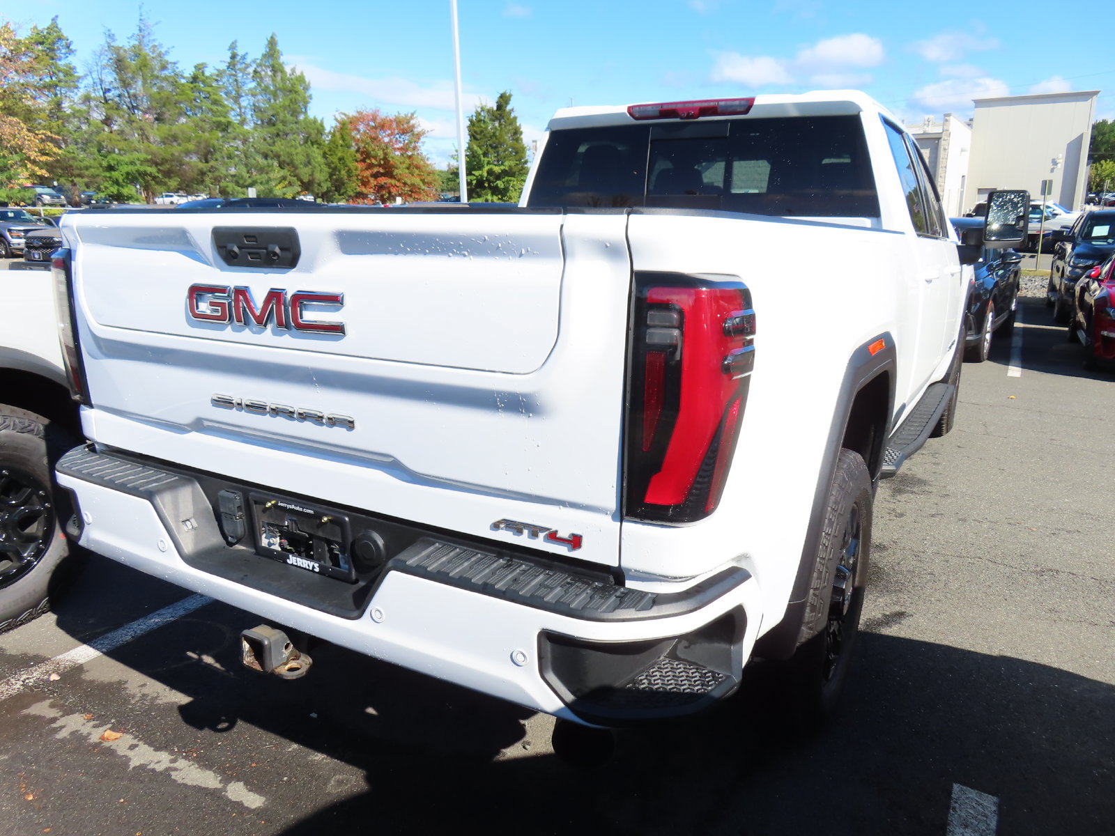 Used 2024 GMC Sierra 2500 AT4 w/ AT4 Premium Plus Package AWD/4WD image 4