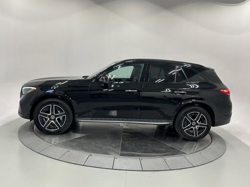 Certified 2025 Mercedes-Benz GLC 300 4MATIC image 4