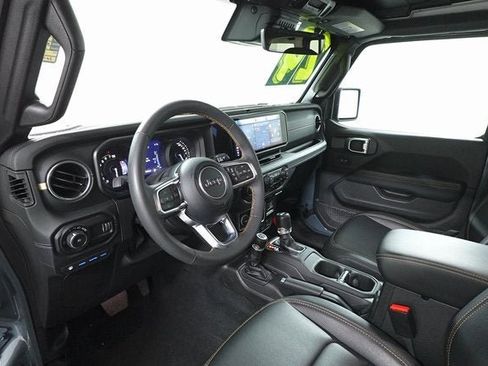 Used 2024 Jeep Wrangler Unlimited Sahara w/ Technology Group image 12