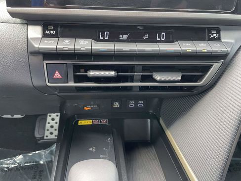 Used 2026 Toyota Camry SE w/ Convenience Package FWD image 41