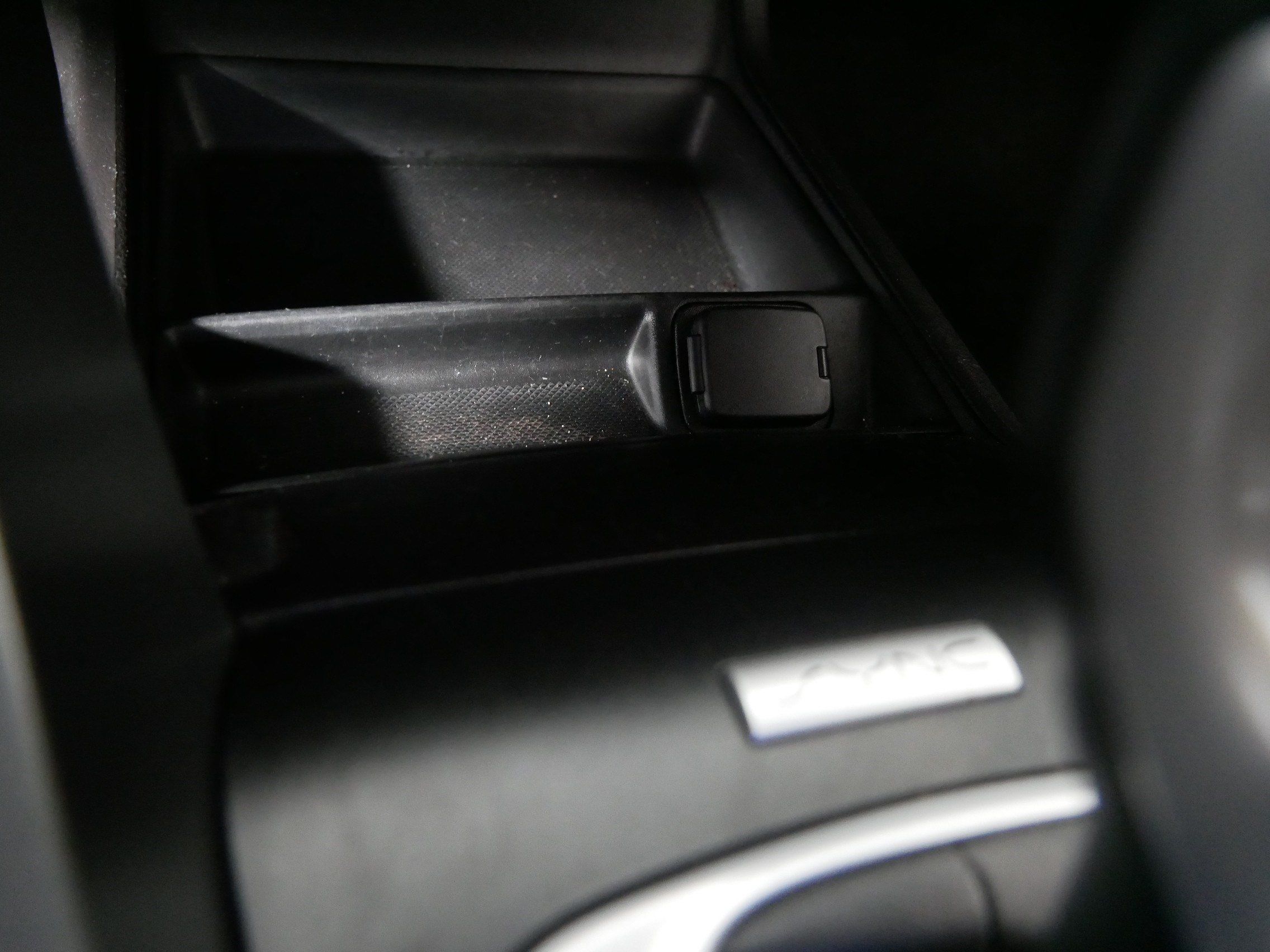 Used 2016 Ford Fusion Titanium FWD image 29