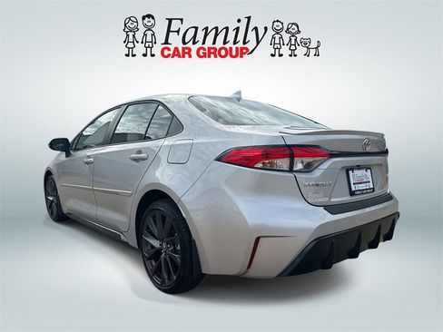 Used 2025 Toyota Corolla SE image 4