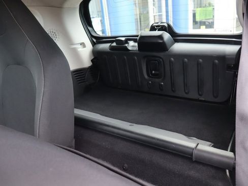 Used 2016 smart fortwo passion image 9