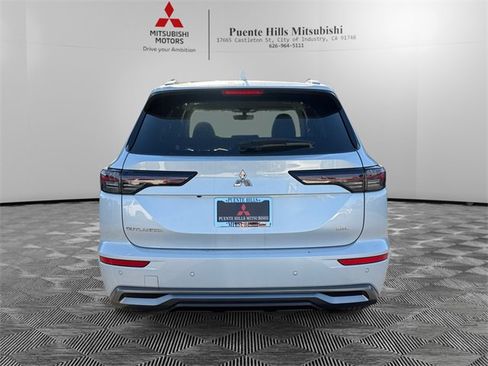 New 2026 Mitsubishi Outlander SEL image 6
