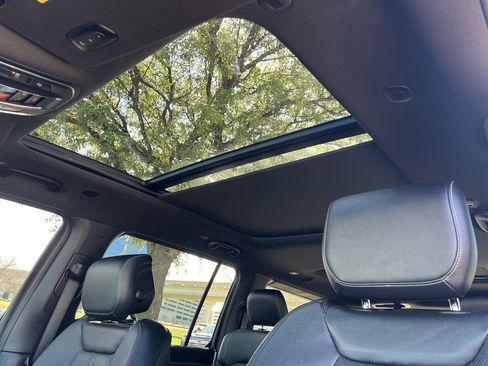 Used 2023 Jeep Wagoneer Series II image 23