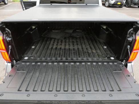 Certified 2025 Toyota Tacoma TRD Off-Road image 19
