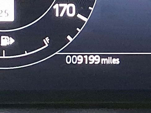 Used 2025 Land Rover Discovery Sport S image 16