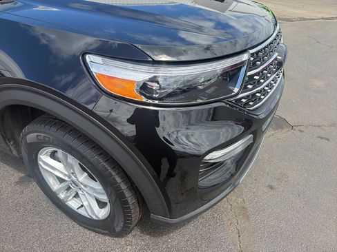Used 2022 Ford Explorer XLT w/ Equipment Group 202A AWD/4WD image 9