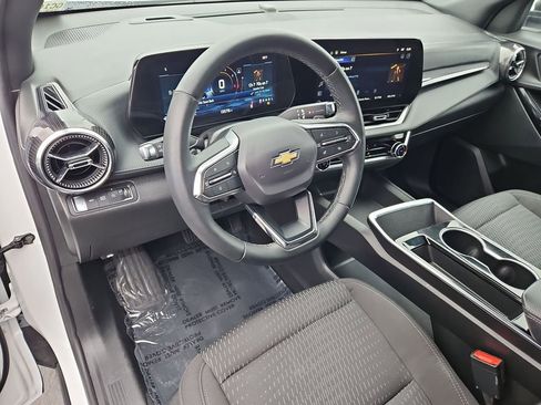 Certified 2025 Chevrolet Equinox LT image 13