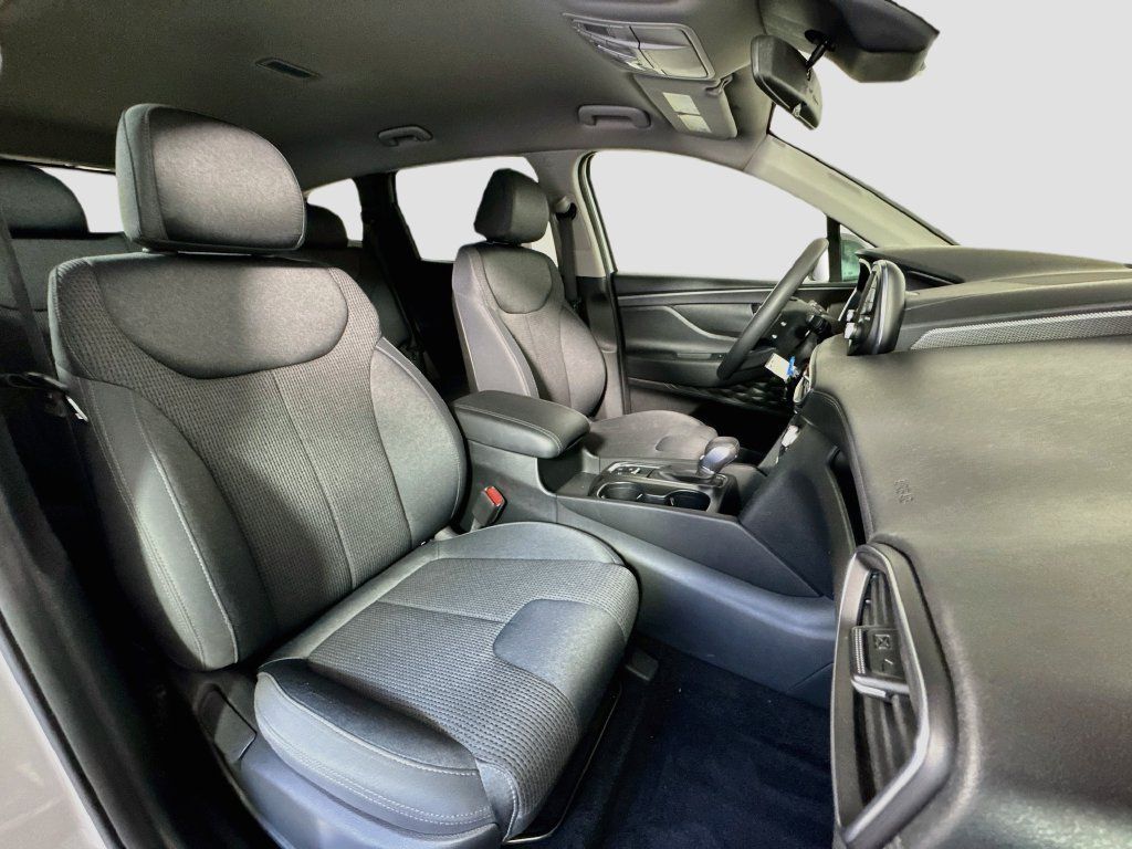 Used 2020 Hyundai Santa Fe SE AWD/4WD image 29