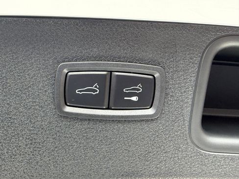 New 2025 Porsche Macan image 13