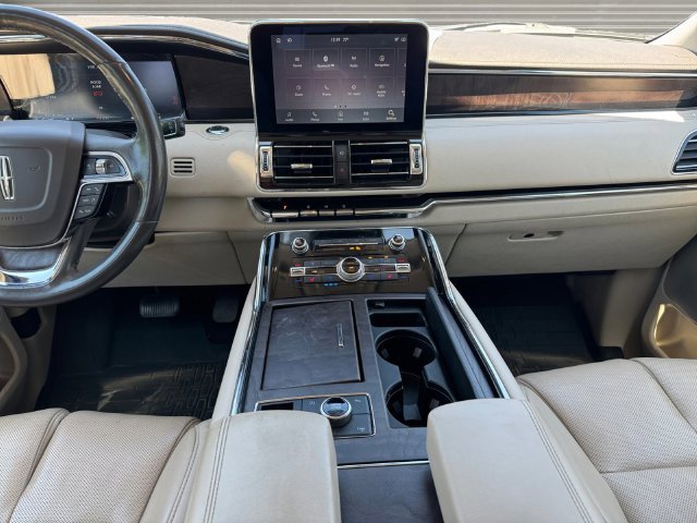 Used 2021 Lincoln Navigator Reserve w/ Luxury Package AWD/4WD image 12
