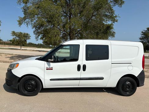 Used 2017 RAM ProMaster City Tradesman w/ Rear Back-up Camera Group FWD image 2