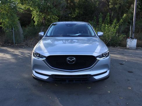 Used 2019 MAZDA CX-5 Touring FWD image 2