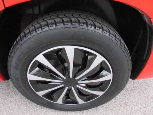 Used 2009 Chevrolet HHR LS image 13