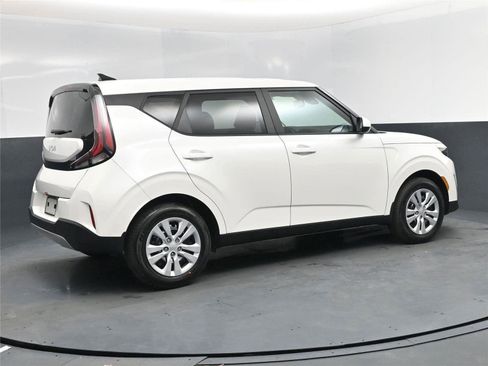 New 2025 Kia Soul LX image 5