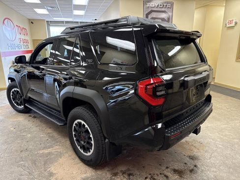 Used 2025 Toyota 4Runner TRD Off-Road Premium AWD/4WD image 8