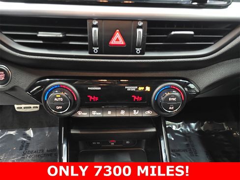 Used 2022 Kia Forte GT-Line image 22