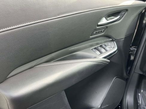 Used 2024 Cadillac XT4 Premium Luxury image 31