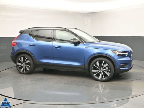 Used 2021 Volvo XC40 P8 Recharge w/ Advanced Package image 1