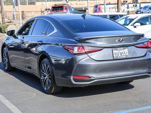 Used 2025 Lexus ES 300h w/ Premium Package FWD image 24