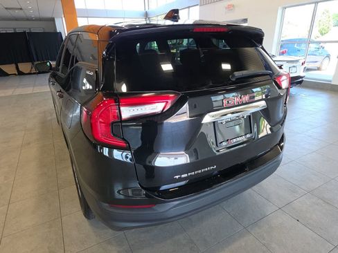 Used 2024 GMC Terrain SLE w/ LPO, Floor Liner Package FWD image 9