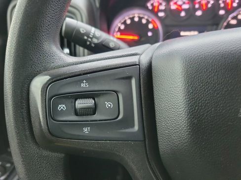 Used 2020 Chevrolet Silverado 1500 Custom w/ Custom Value Package image 17