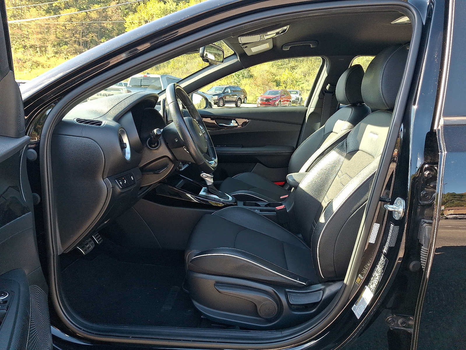 Used 2022 Kia Forte GT-Line w/ GT-Line Technology Package FWD image 13