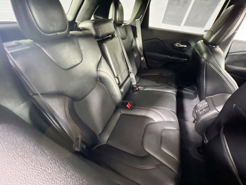 Used 2022 Jeep Cherokee Trailhawk w/ Trailer Tow Group image 25