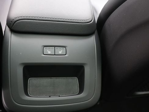 Used 2025 Volvo XC60 B5 Core image 13