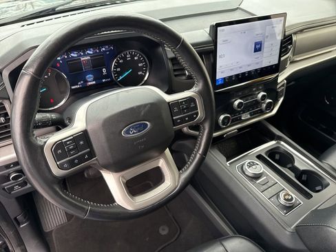 Used 2024 Ford Expedition XLT image 21