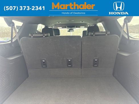 Used 2025 GMC Yukon XL Denali image 16